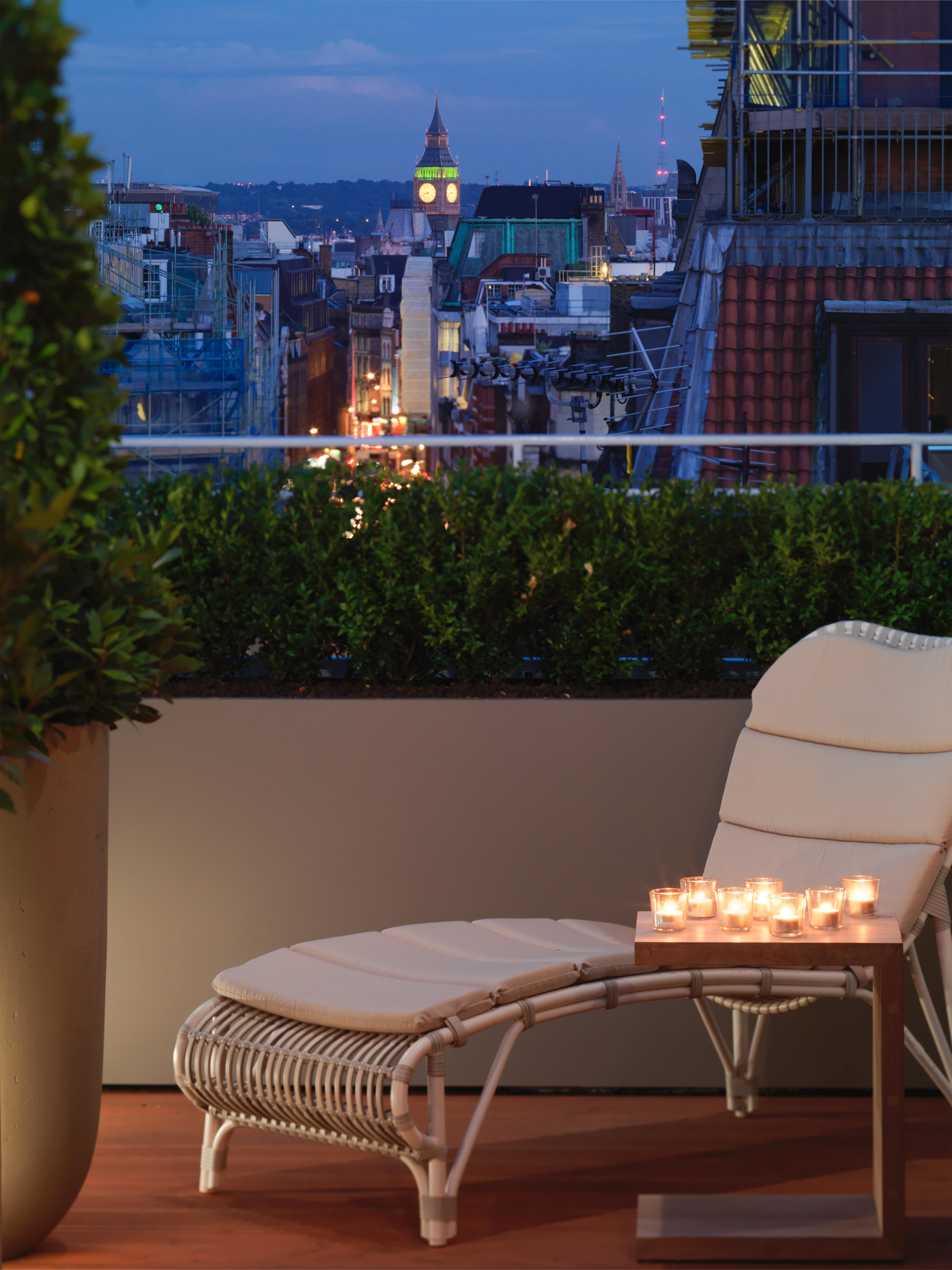 Sanderson Λονδίνο Εξωτερικό φωτογραφία A balcony in a residential building